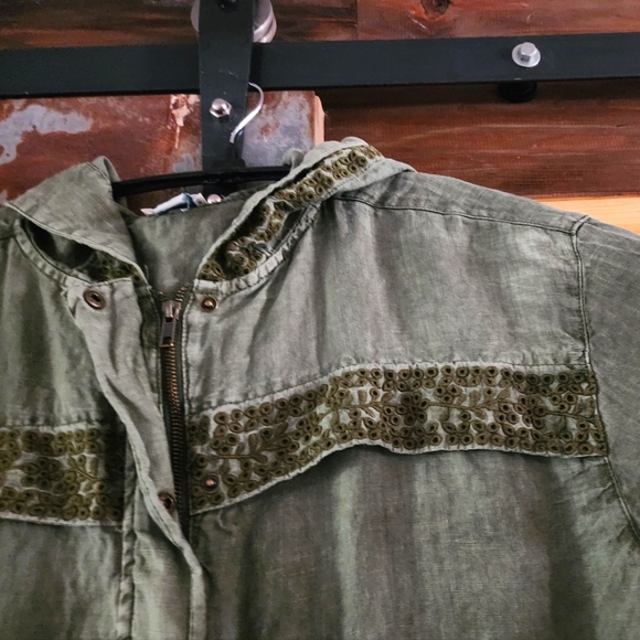 Sundance Eyelet hooded Anorak Jacket. 100 % Linen Petite Large - Picture 3 of 4